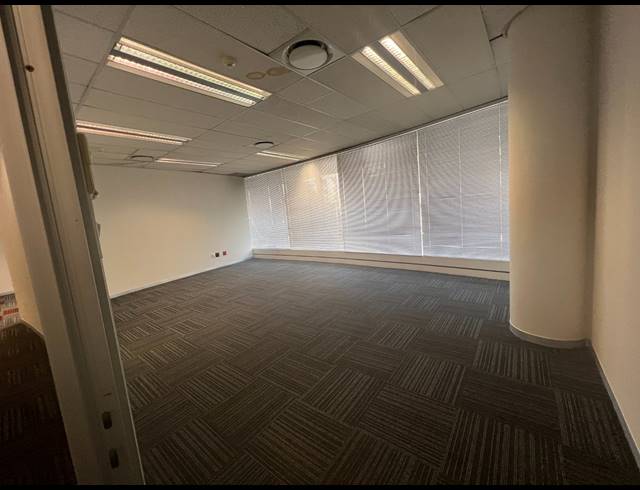 695M² OFFICE TO LET IN ROSEBANK